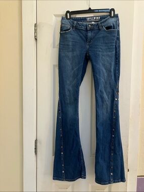 Idyllwind Women's Blue Snap-Detail Flare Jeans